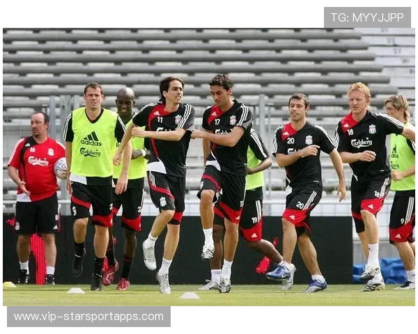 球队在国际比赛中体现出战术多样性，足球队的战术