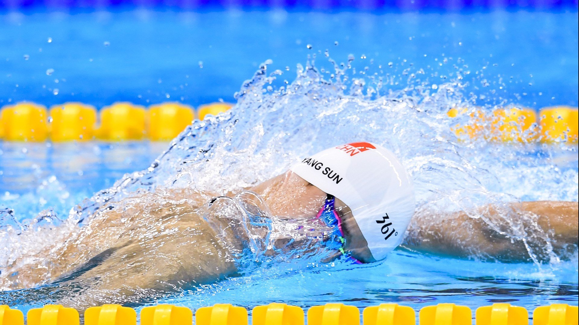 星空娱乐网址-北京国际马拉松点燃激情，吸引众多运动爱好者，北京国际马拉松2021